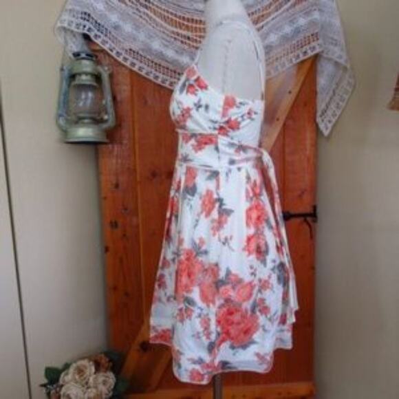 Xtraordinary Mini Floral Fit & Flare Dress Junior Size 7 Spaghetti Strap Spring - Picture 4 of 6